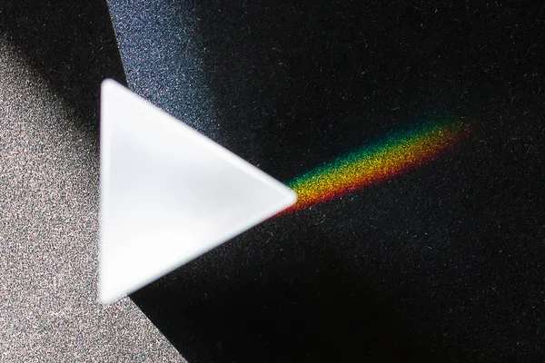 La descomposición de la luz en un prisma — Foto de Stock