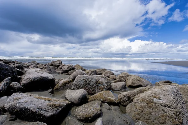 Cieli drammatici sopra l'oceano . — Foto Stock