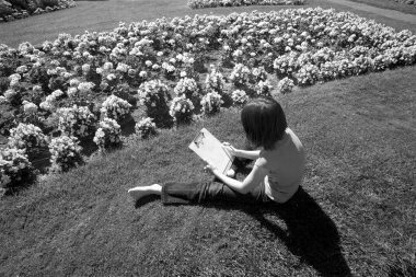 b&w resim çizim kız.