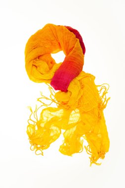 Turuncu ve sarı eşarp.