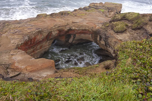 Punchbowl del diablo en Oregon . — Foto de Stock