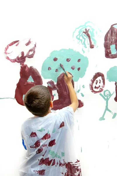 Boy finishes up the tree. — Stock Photo, Image