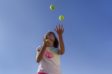 Tenis topları hokkabazlık.