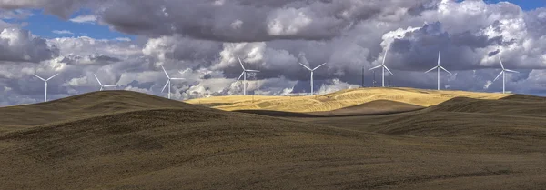 Panorama turbin wiatrowych. — Zdjęcie stockowe