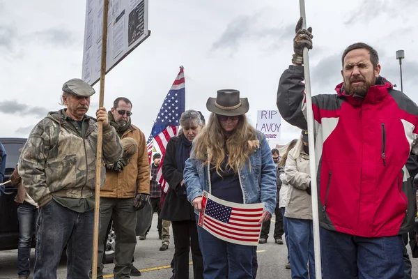 Saying a prayer at the beginning of rally. — Stock Photo, Image