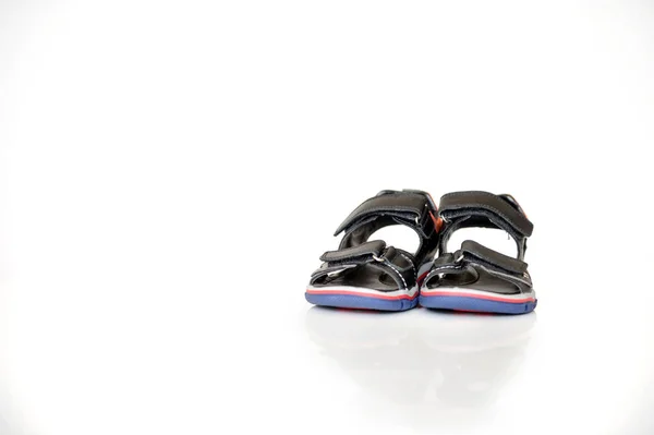 Nahaufnahme Foto Schwarze Sandalen Für Jungen — Stockfoto