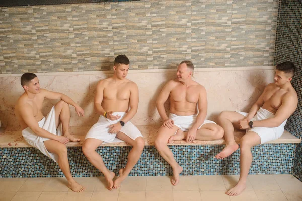 Close Foto Homens Relaxando Hamam Centro Spa — Fotografia de Stock