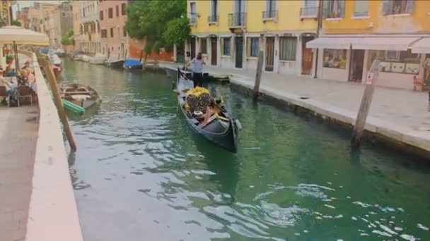 Gondolen på canal grande, Venedig, Italien. — Stockvideo