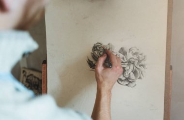 El çizimi çiçeğinin yakın çekimi