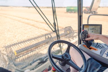 Harvester 'daki sürücü kabininden görüntüle