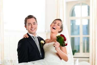 Gelin ve damat, düğün günü