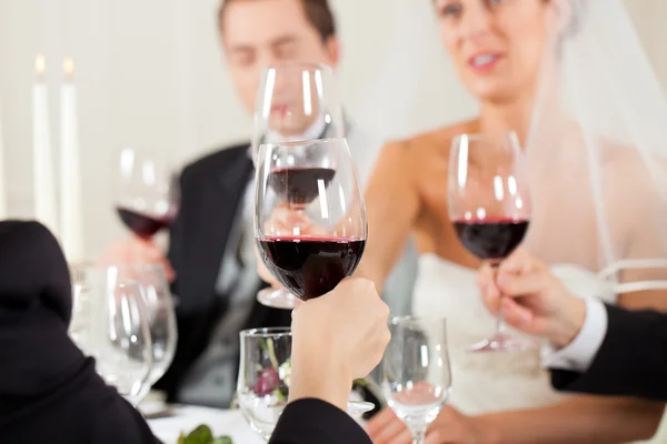 Wedding party at dinner — Stock Photo, Image