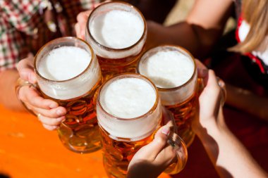 Taze bira bira bahçesinde