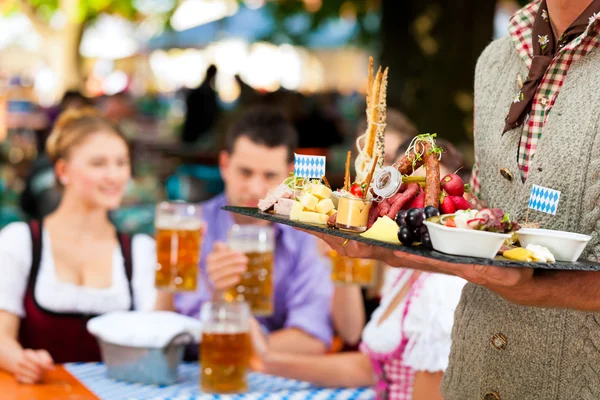 Birra e snack - ristorante — Foto Stock