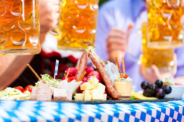 Restaurang - öl och snacks — Stockfoto