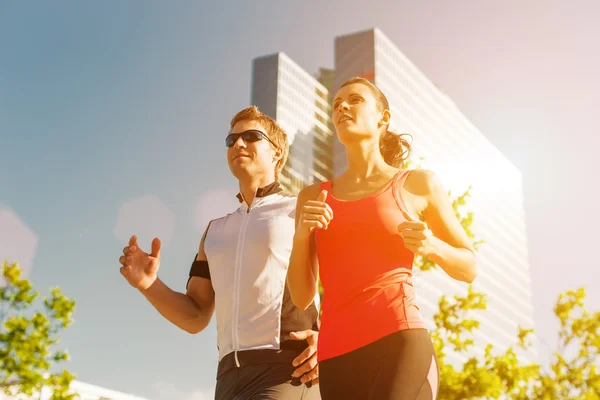 Urban sports - running fitness in the city — Stock Photo, Image