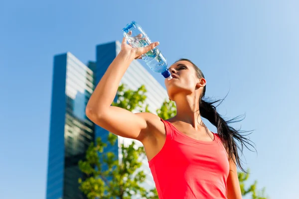 Sport urbani - fitness in città — Foto Stock