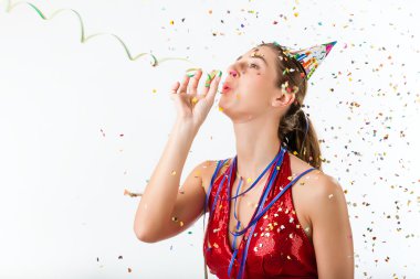 Kadın kutluyor doğum günü veya parti