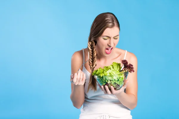 Fiatal nő, saláta — Stock Fotó