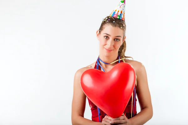 Kvinna som firar födelsedag eller alla hjärtans dag — Stockfoto