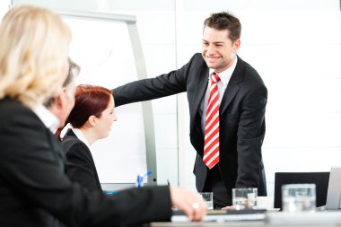 İş - sunu içinde bir takım