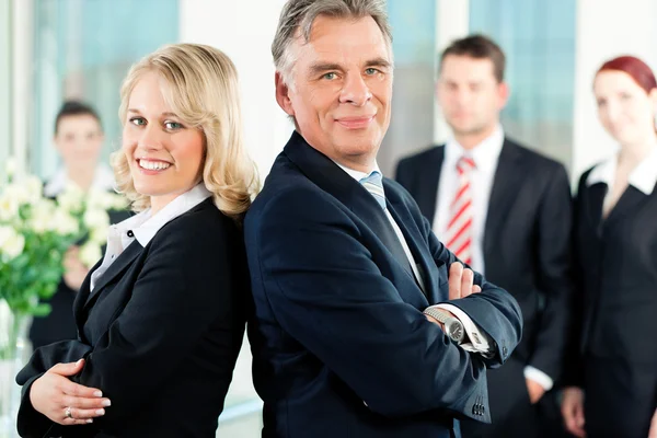 Negocios - equipo en una oficina — Foto de Stock