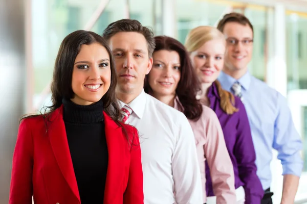 Mensen uit het bedrijfsleven of team in office — Stockfoto