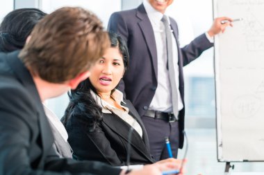 Arkadan görünüş işadamı toplantısı