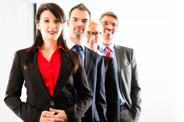 Bedrijfsleven - groep ondernemers in office — Stockfoto