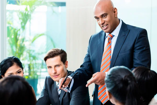 Hombre de negocios indio - reunión — Foto de Stock