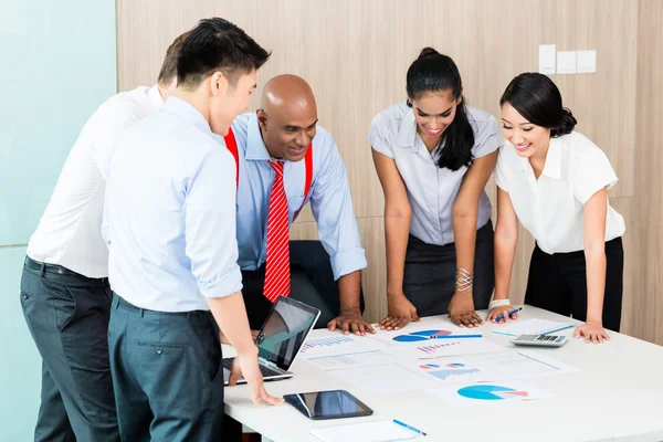 Asian business startup team in meeting — Stock Photo, Image