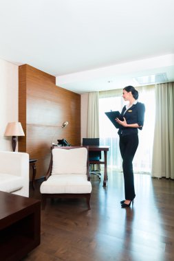 Executive kahya kontrol eden otel odası