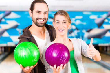 bowling oynamaya arkadaşlar