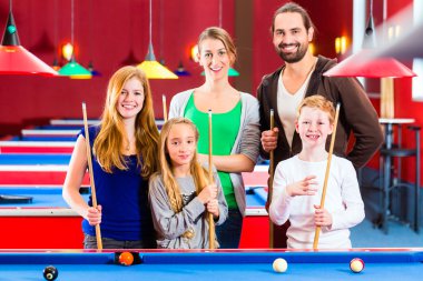 Aile iskambil Pool billiard oyunu 