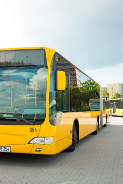 Otobüs Otogarı veya terminal üzerinde otopark