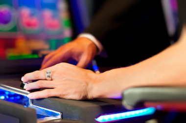 Bir slot makinesidir Casino Çift