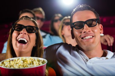 sinema 3d film izlerken insanlar