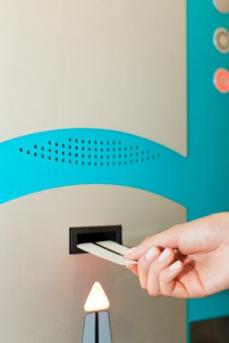 El Park cezası ödeme makineye kayıyor