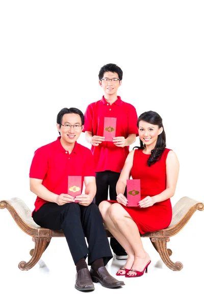 Family celebrates Chinese new year — Stock Photo, Image