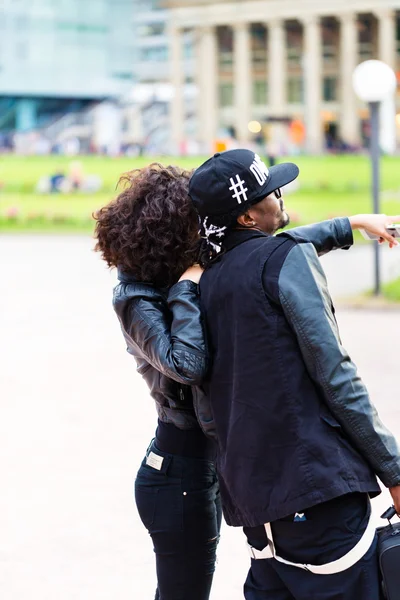 African American couple doing sightseeing — Stock Photo, Image