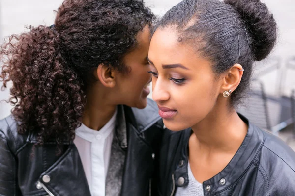 Friends talking and having fun in park — Stock Photo, Image