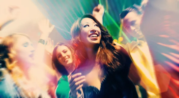 Partij mensen dansen in de disco of club Stockfoto