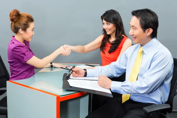 Sollicitatiegesprek voor een nieuwe werkgelegenheid — Stockfoto