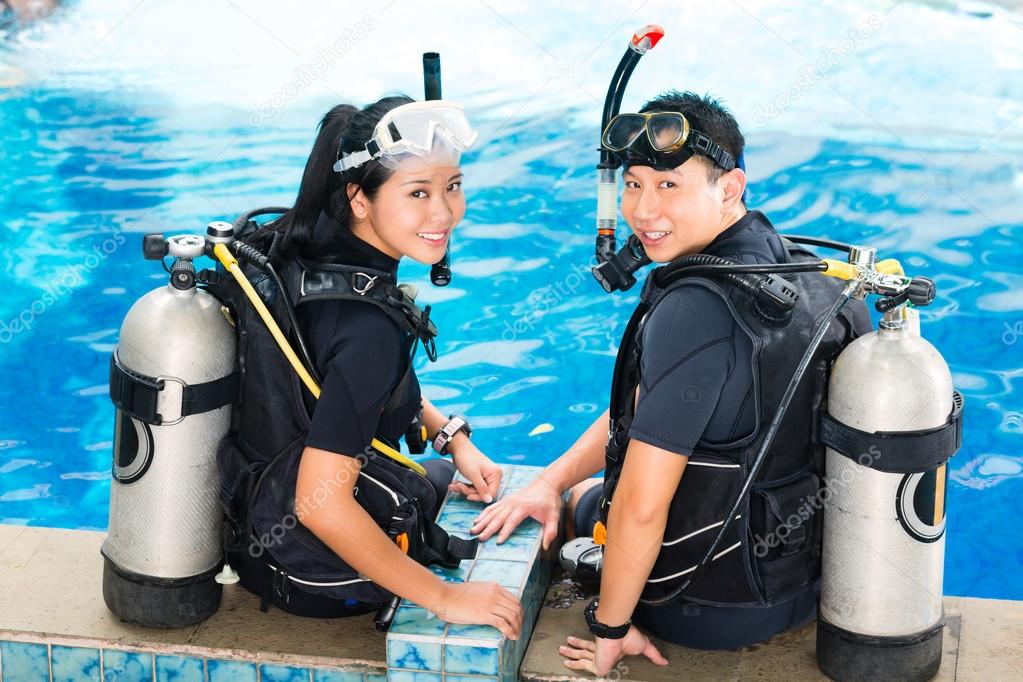 Teacher and student in a diving school