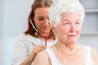 Pratikte auscultating üst düzey hasta doktor