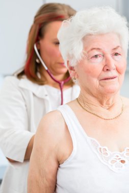 Pratikte auscultating üst düzey hasta doktor
