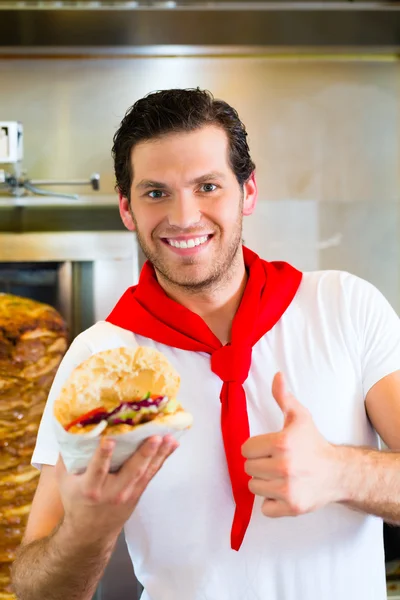 Kebab - horké Döner s čerstvými ingrediencemi — Stock fotografie