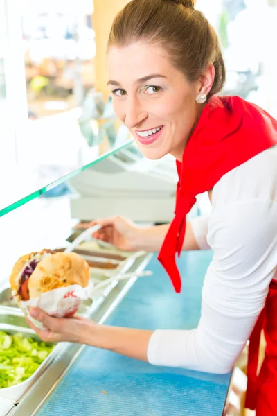 Kebab - scharfer Döner mit frischen Zutaten — Stockfoto