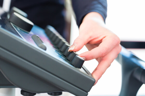 Coach regulating ems machine