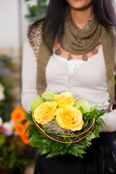 Női virágüzlet, virágbolt — Stock Fotó